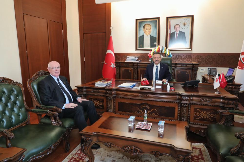 Odunpazarı Belediye Başkanı Kazım Kurt Vali Aksoy’u ziyaret etti