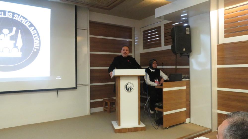 İl Milli Eğitim Müdürü Sayın Ali Tosun, TOBB Kız Anadolu İmam Hatip Lisesi'nin ev sahipliğinde gerçekleştirilen