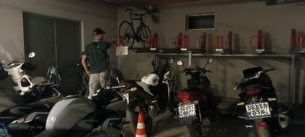 Konya Belediyesi Otoparkında Bisiklet Sahipleri Şikayetçi: Motosikletler Ayrılan Alanı İşgal Ediyor