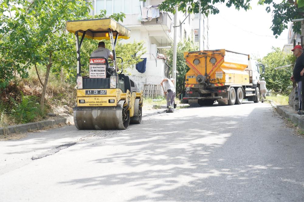 Çayırova Fen İşleri Ekipleri Asfalt ve Kaldırım Çalışmalarına Devam Ediyor