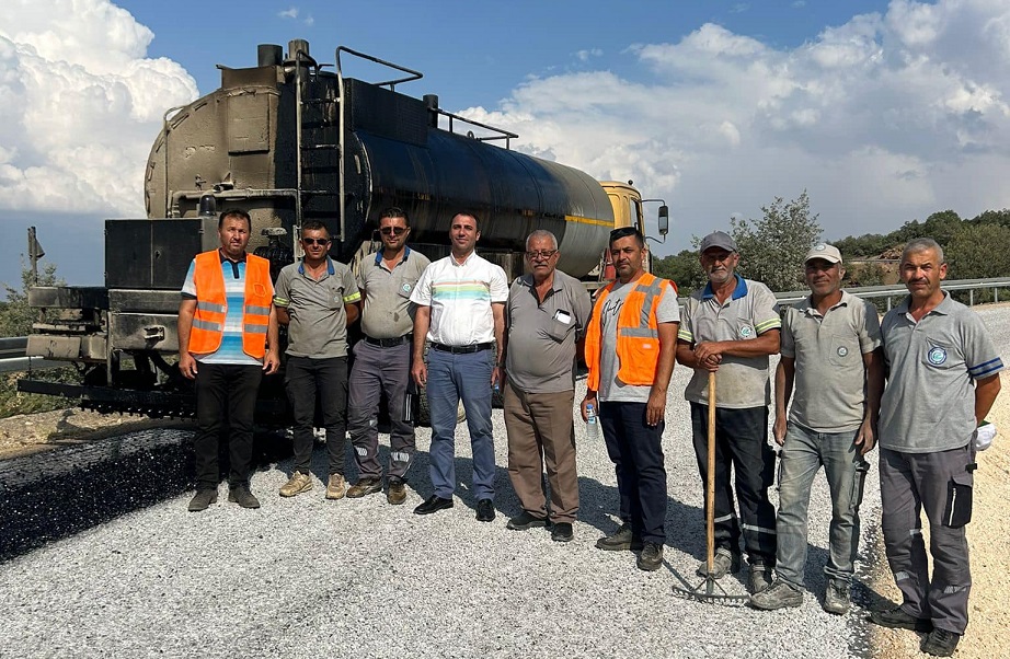 ESKİŞEHİR BEYLİKOVA’DA ASFALTLAMA ÇALIŞMALARI BAŞLADI: STABİLİZE YOLLAR TARİHE KARIŞIYOR