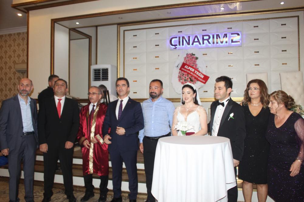 SANCAKTEPE’NİN GENÇ MUHTARI CANSU AKDAĞ, KOMİSER AHMET BİNBOĞA İLE DÜNYA EVİNE GİRDİ