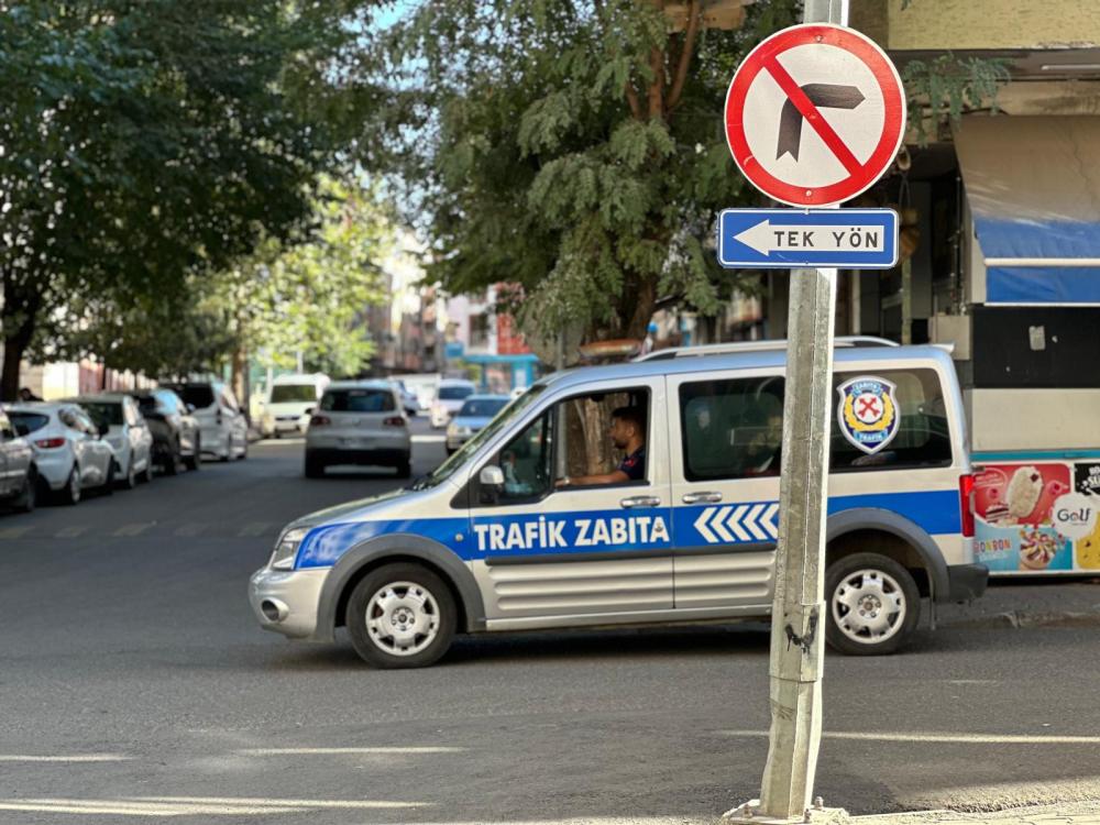 Bingöl’de Hürriyet Caddesi Tek Yön Oldu: Park Yasağı Getirildi