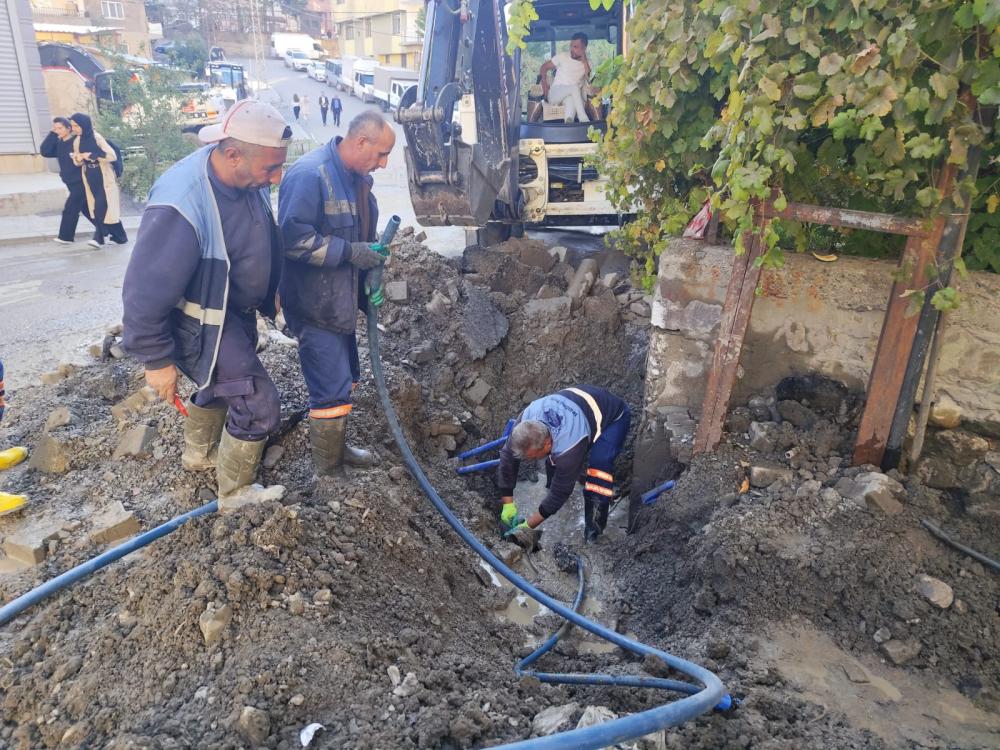 Hakkari’de 10 Noktada Su Arızaları Giderildi: Ekipler 7/24 Çalışıyor