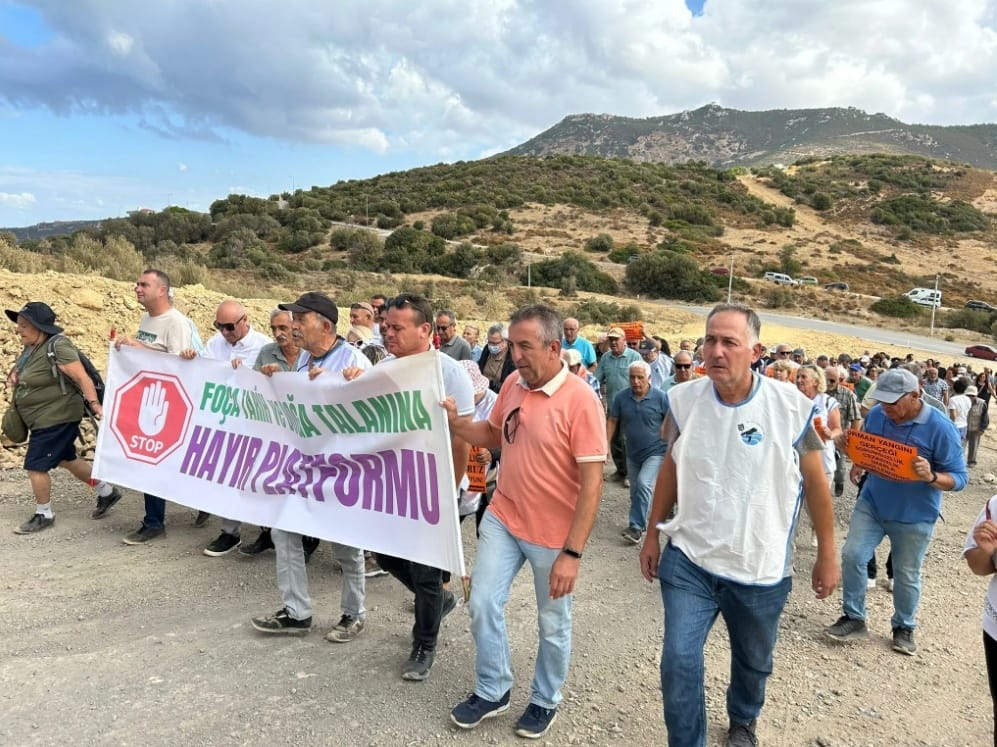 FOÇA'DA ORMAN YANGINLARINA KARŞI BASIN AÇIKLAMASI: 'İHBARLARA RAĞMEN ÖNLEM ALINMADI!'