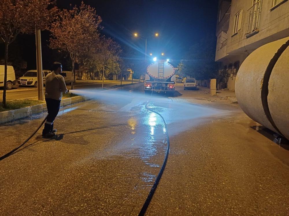 Adıyaman Belediyesi, Şehirde Gece Boyu Temizlik Faaliyetlerine Devam Ediyor