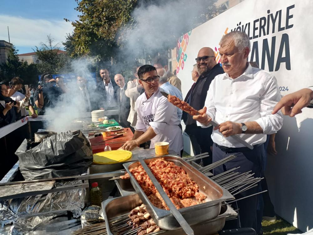 ADANA’NIN GASTRONOMİ FESTİVALİ, YERLİ VE YABANCI TURİSTLERİ BÜYÜLEDİ