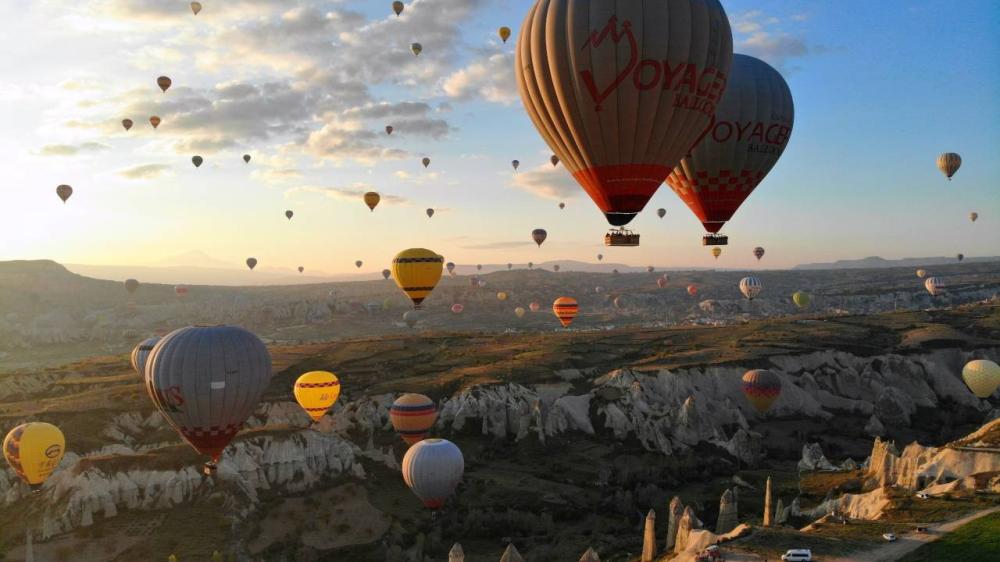 Türkiye’de Balon Turizminde Rekor: 933 Bin Yolcu ile Zirveye Ulaşıldı