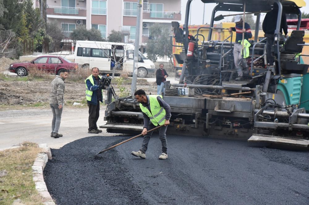 Hastane Yolu Yenileniyor: Ceyhan’da Asfalt Çalışmaları Sürüyor