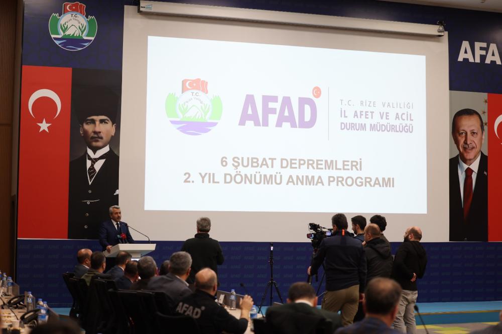 RİZE'DE 6 ŞUBAT DEPREMLERİNİN 2. YILINDA ANMA PROGRAMI DÜZENLENDİ