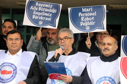 EĞİTİM-BİR-SEN'DEN ÜNİVERSİTE İDARİ PERSONELİNE DESTEK ÇAĞRISI