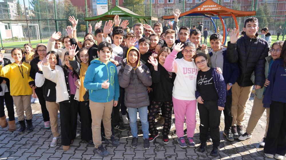 BAŞKAN TUTDERE, TÜRKİYE PETROLLERİ ORTAOKULU’NDA ÖĞRETMEN VE ÖĞRENCİLERLE BULUŞTU