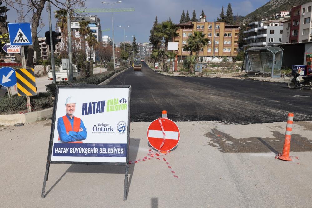 HATAY BÜYÜKŞEHİR BELEDİYESİ YOL ÇALIŞMALARINA HIZ VERDİ