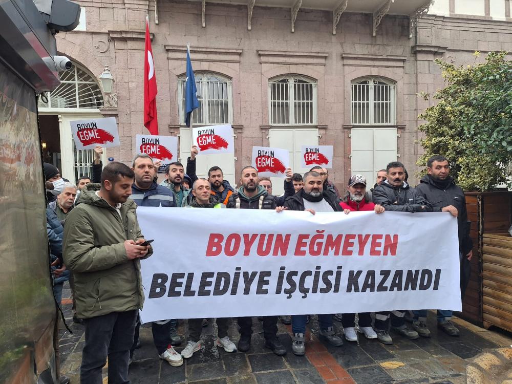 İZMİR’DE GÜVENCELİ ÇALIŞMA MÜCADELESİ SONUÇLANDI: İŞÇİLER TALEPLERİNİ KABUL ETTİRDİ