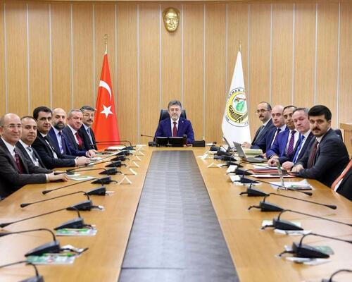 HAKKÂRİ HEYETİ ANKARA’DA BAKANLIKLARLA GÖRÜŞTÜ