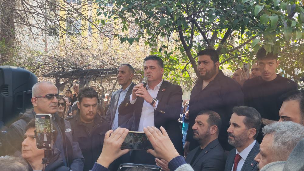 SERVET MULLAOĞLU: “SURİYE’DEKİ ZULME KARŞI HAREKETE GEÇİLMELİ”