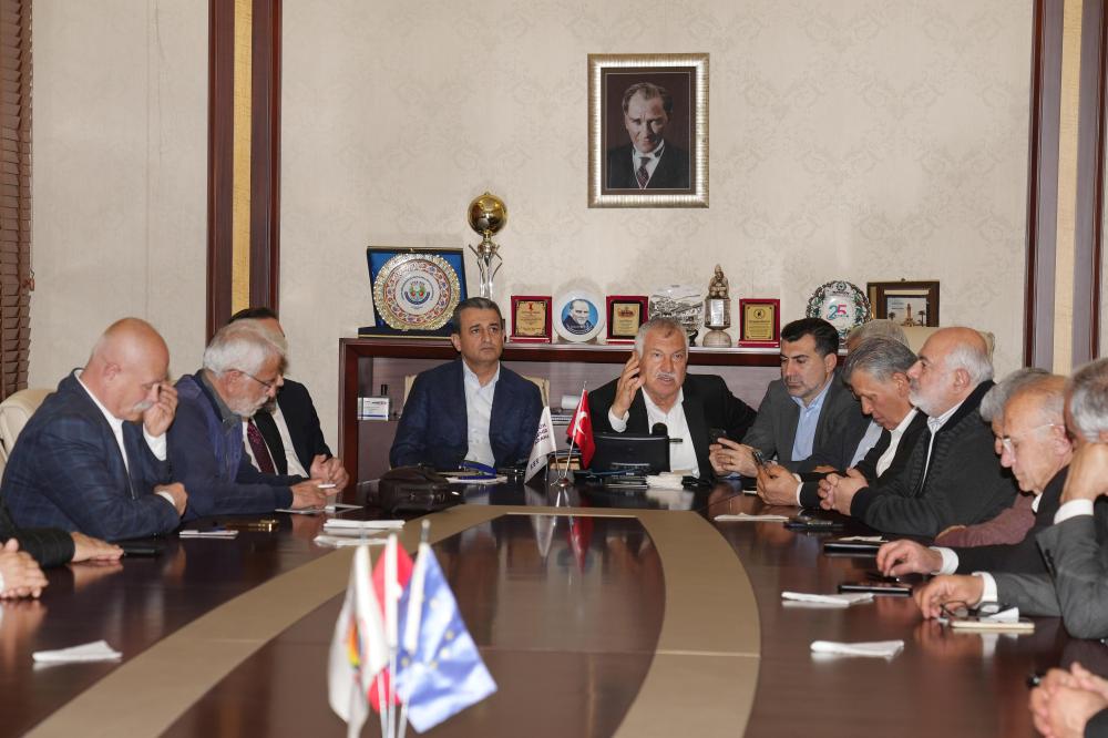 ADANA ALEVİ PLATFORMU VE CHP, SURİYE’DEKİ KATLİAMLARI KINADI