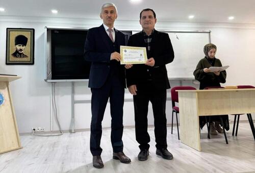 RİZE'DE BAŞARILI ÖĞRETMENLERE ÜSTÜN BAŞARI BELGELERİ VERİLDİ