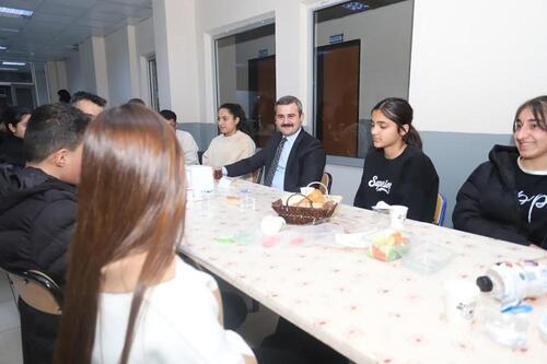 KAYMAKAM MERT KUMCU, ÖĞRENCİLERLE İFTAR PROGRAMINDA BULUŞTU