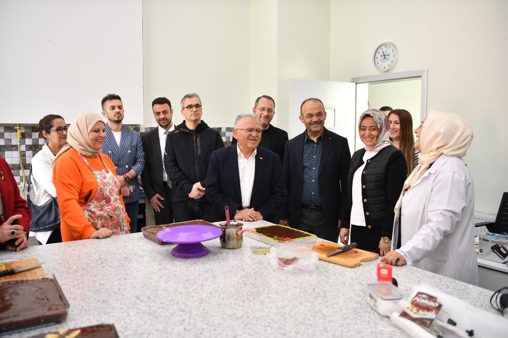 KAYSERİ BÜYÜKŞEHİR BELEDİYESİ’NDEN ÜCRETSİZ PASTA YAPIMI KURSU
