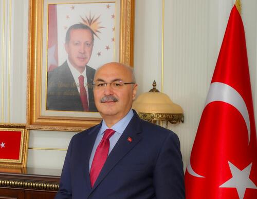 VALİ KÖŞGER: “ÇANAKKALE ZAFERİ, BAĞIMSIZLIK RUHUNUN SİMGESİDİR”