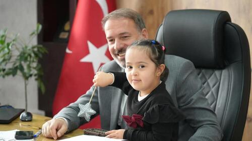 ÖZEL ÖĞRENCİLER MÜDÜR ALİ TOSUN'U MAKAMINDA ZİYARET ETTİLER