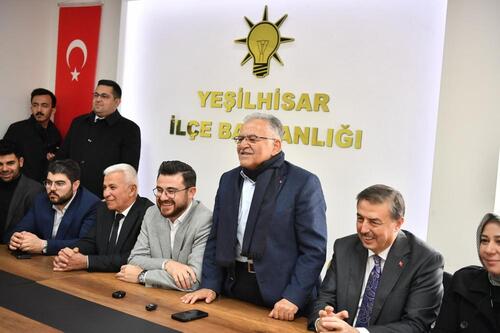 BAŞKAN BÜYÜKKILIÇ, YEŞİLHİSAR’DA ESNAF VE VATANDAŞLARLA BULUŞTU