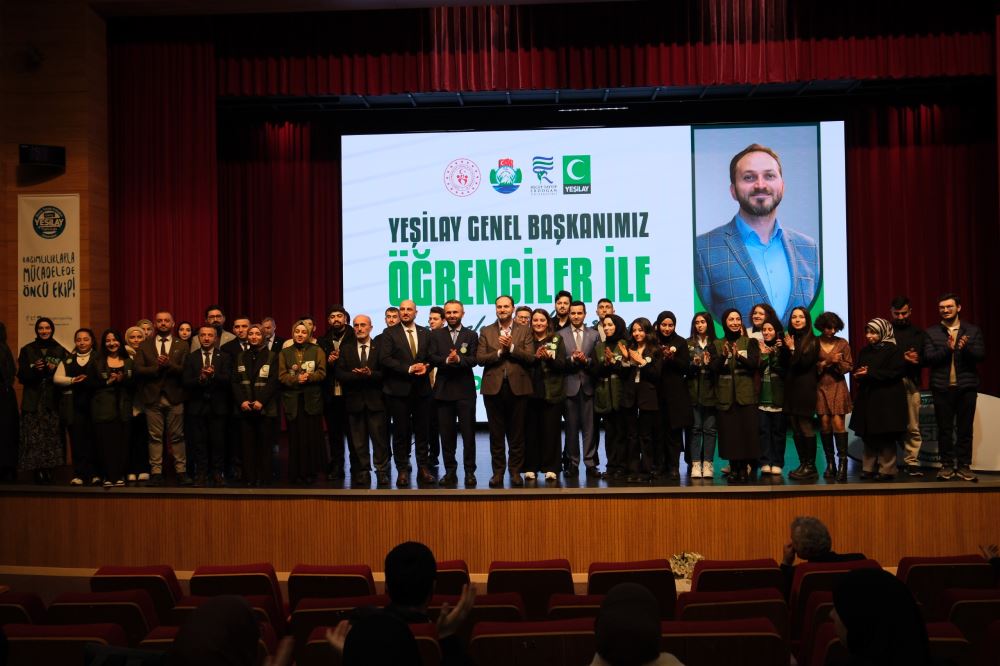 RTEÜ’DE BAĞIMLILIK KONULU SÖYLEŞİ: YEŞİLAY GENEL BAŞKANI ÖĞRENCİLERLE BİR ARAYA GELDİ