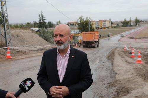 KOCASİNAN’DA 6373 SOKAK’TA YOL VE ÇEVRE DÜZENLEME ÇALIŞMALARI SÜRÜYOR