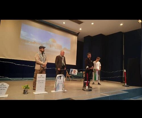 “ISLIK ÇALMAK İSTİYORUM” TİYATROSU ÜMRANİYE’DE DUYGUSAL ANLAR YAŞATTI