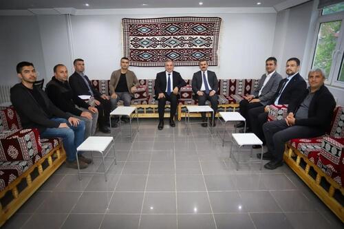 MERKEZ VALİSİ YAZICI ÇUKURCA'DA EĞİTİM ÇALIŞMALARINI İNCELEDİ: 