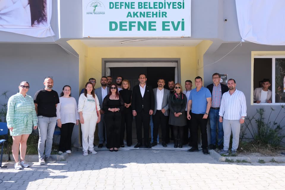 DEFNE’DE SANATIN YENİ DURAĞI: RONYA SANAT AKNEHİR İSTASYONU AÇILDI