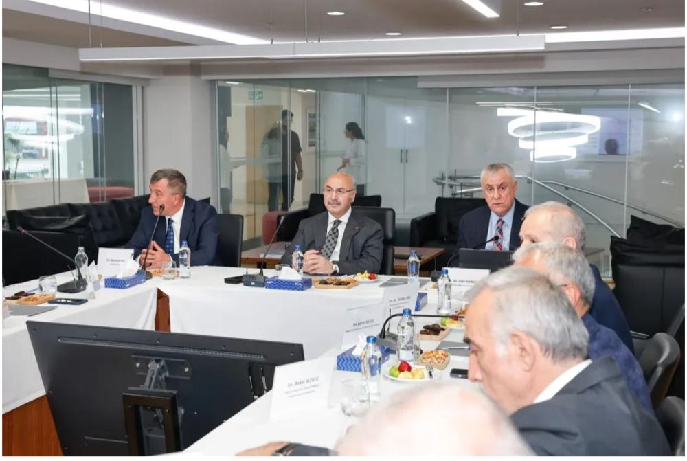 ADANA'DA İSTİHDAM VE MESLEKİ EĞİTİM MASAYA YATIRILDI