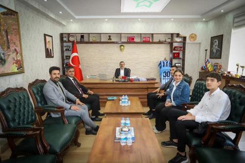 ÇUKURCALI ÖĞRENCİLERDEN KAYMAKAM KUMCU’YA ZİYARET