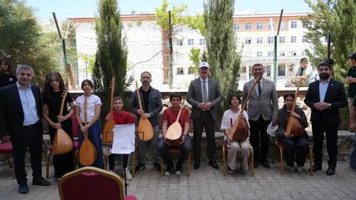 İL MİLLÎ EĞİTİM MÜDÜRÜ ALİ TOSUN, MEVLANA ORTAOKULU TÜBİTAK 4006 BİLİM FUARI’NA KATILDI