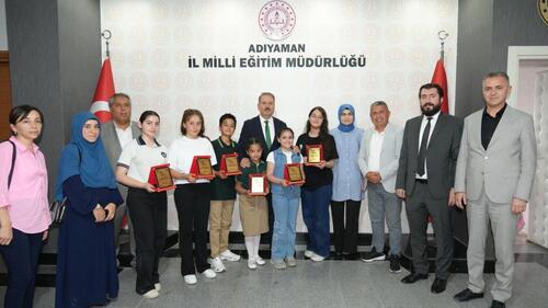 BAĞIMLILIKLA MÜCADELEDE GENÇLERİN SESİ YÜKSELDİ: ÖDÜLLER SAHİPLERİNİ BULDU