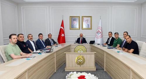 ADIYAMAN'DA DEPREM KONUTLARI VE KAMU HİZMETLERİ MASAYA YATIRILDI