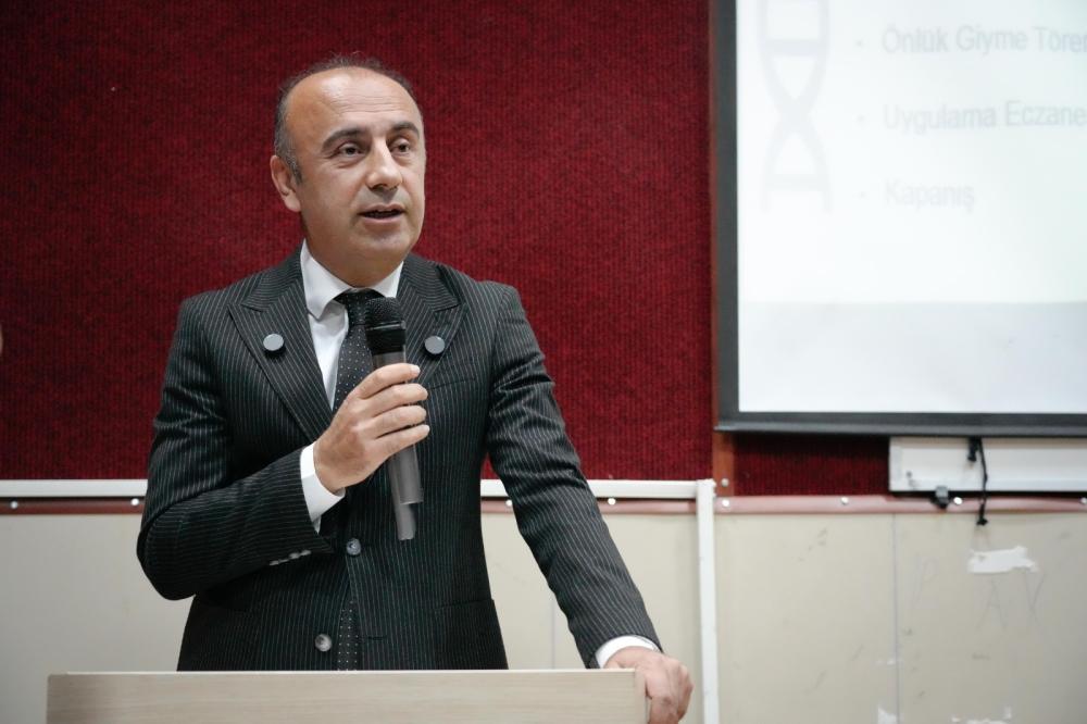 ADIYAMAN ÜNİVERSİTESİ ECZACILIK FAKÜLTESİNDE BEYAZ ÖNLÜK HEYECANI YAŞANDI