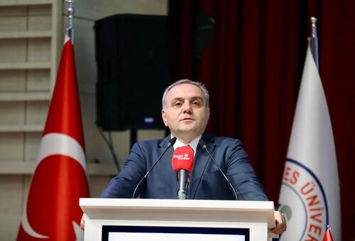 AÜB ÜNİVERSİTE TANITIM FUARI VE AR-GE PROJE PAZARI ERÜ EV SAHİPLİĞİNDE AÇILDI