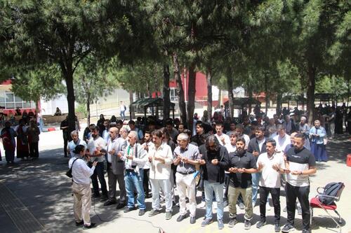 İKÇÜ ÖĞRENCİLERİNDEN “DİRENİŞE SES, UMUDA ORTAK OL! ÇAĞRISI