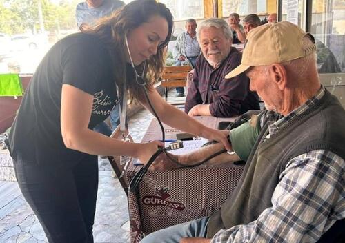 GELİBOLU İLÇE SAĞLIK MÜDÜRLÜĞÜ KÖYLERDE TANSİYON VE ŞEKER ÖLÇÜMÜ YAPTI