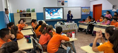 GELİBOLU'DAKİ OKULLARDA TEKNOLOJİ BAĞIMLILIĞI EĞİTİMLERİ DEVAM EDİYOR