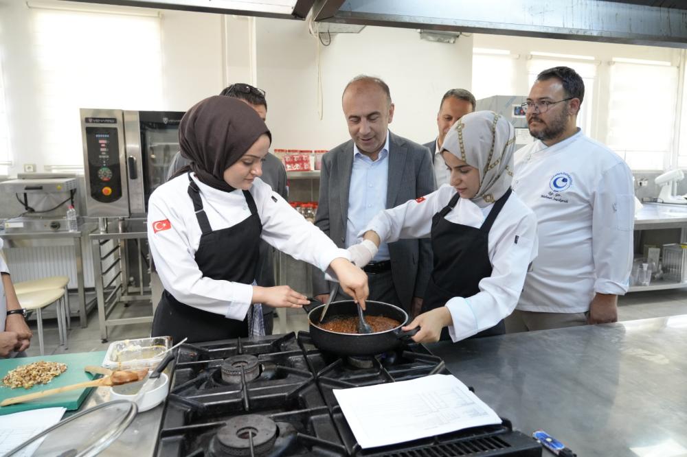 ADIYAMAN’IN YÖRESEL TATLARI İÇİN COĞRAFİ İŞARET VE MARKALAŞMA ATAĞI BAŞLADI