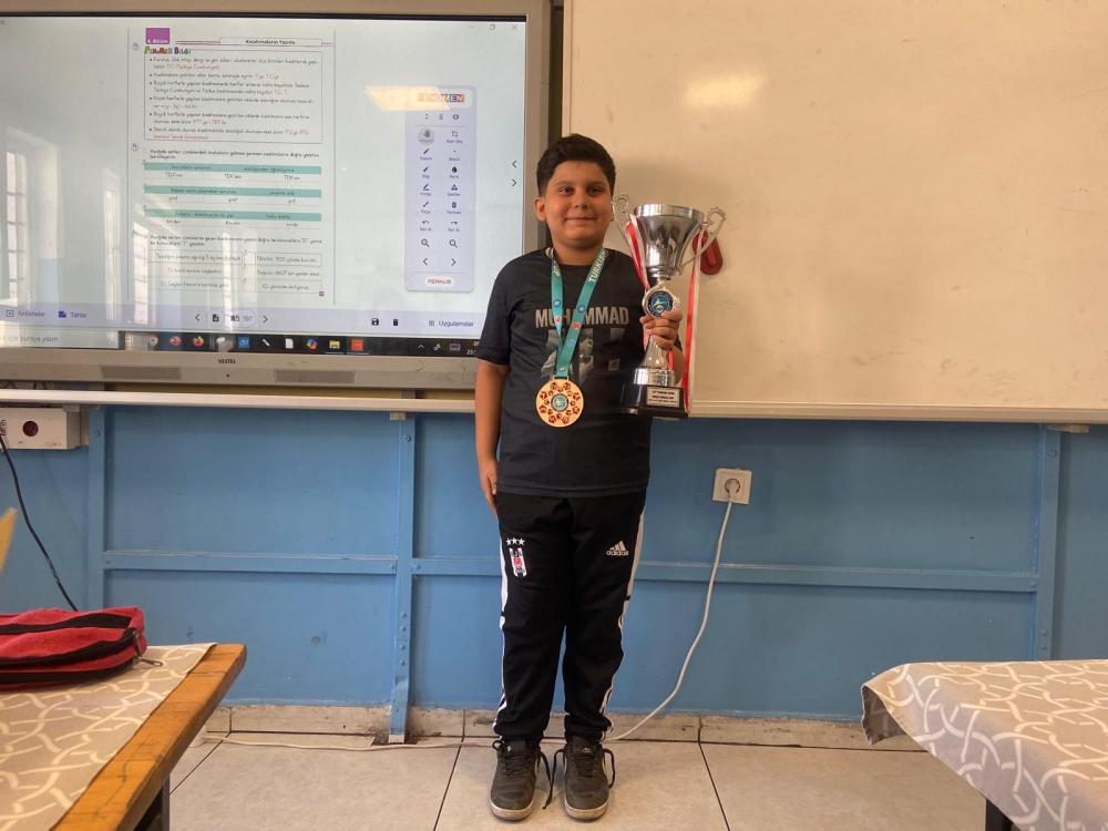 URFALI MİNİK ŞAMPİYON DÜNYA KUPASI'NDAN MADALYAYLA DÖNDÜ!