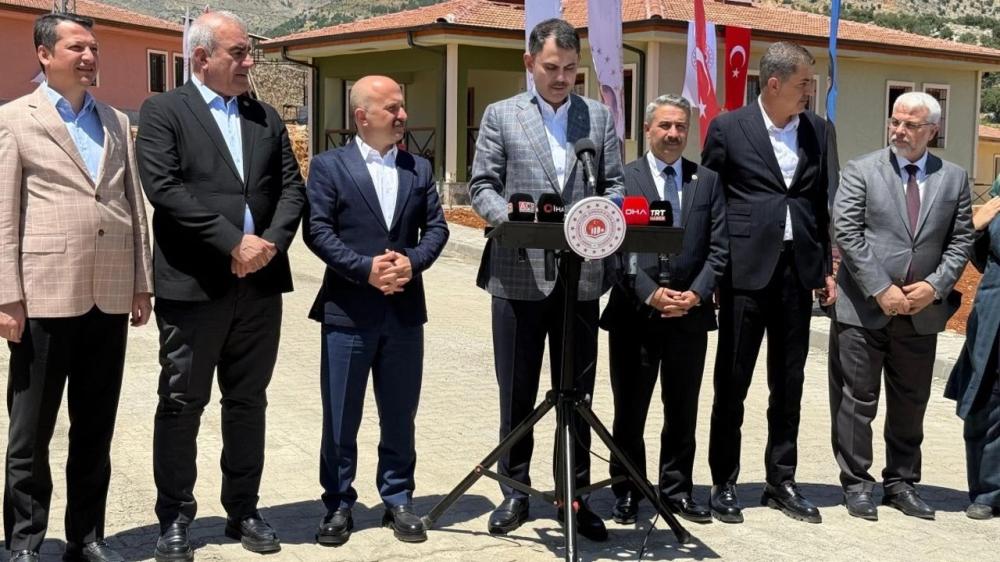 MURAT KURUM, ADIYAMAN ZEY KÖYÜ’NDE KIRSAL AFET KONUTLARINI İNCELEDİ