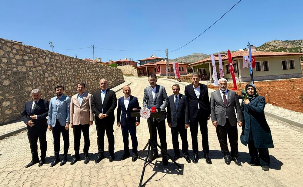 MURAT KURUM ADIYAMAN’DA: ZEY KÖYÜ KIRSAL KONUTLARINI ZİYARET ETTİ