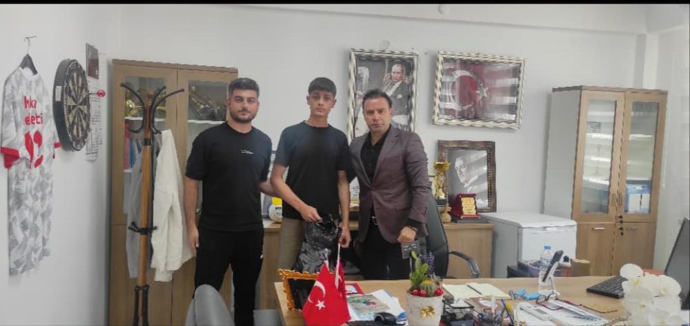 TUTLU ÖĞRENCİLERDEN BİLEK GÜREŞİNDE BÜYÜK BAŞARI!