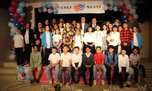 GELİBOLULU ÖĞRENCİLERDEN TİYATRO GÖSTERİSİ