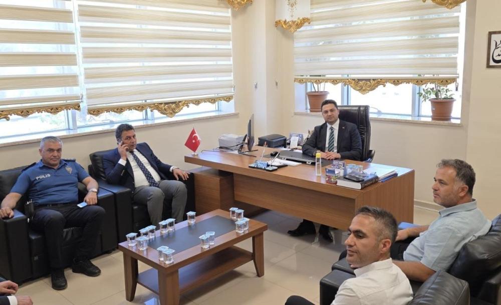 KAYMAKAM SEYHAN\'DAN GÖLBAŞI DEVLET HASTANESİ\'NE BAYRAM ZİYARETİ