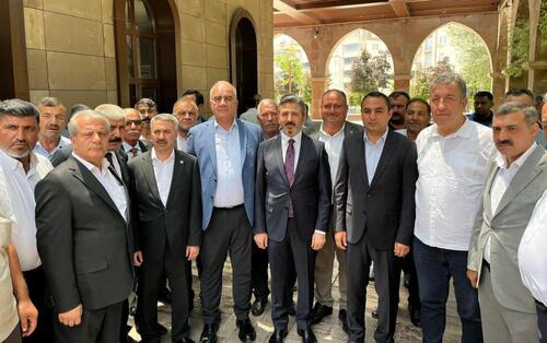 BESNİ’DE KURBAN BAYRAMI COŞKUSU: BAYRAMLAŞMA PROGRAMINA YOĞUN KATILIM